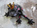 kleiner Frosch mit pinken Herzen