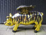 Goldenes Fl�gel-Sparschwein im schwarzen Tiger-Look