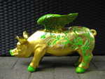 Goldenes Fl�gel-Sparschwein mit Bl�tenranke und Strasssteinen