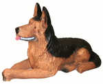 Sch�ferhund liegend, L�nge: 90cm, H�he: 56cm