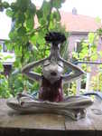 Silberner Yogafrosch
