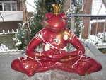 dunkelroter Yogafrosch