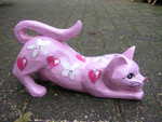 liegende Katze, Design Herzen, Strasssteine